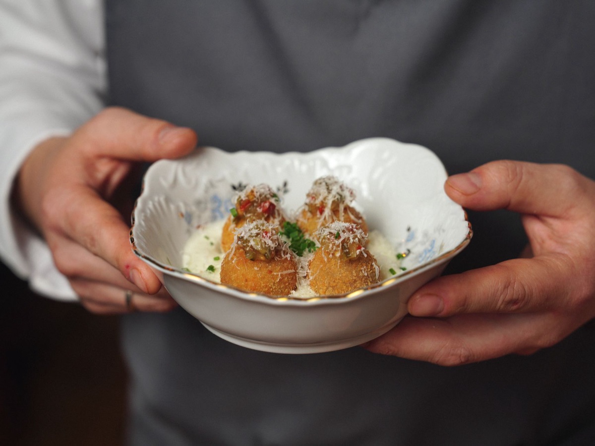 modern arancini with vegetable mixture