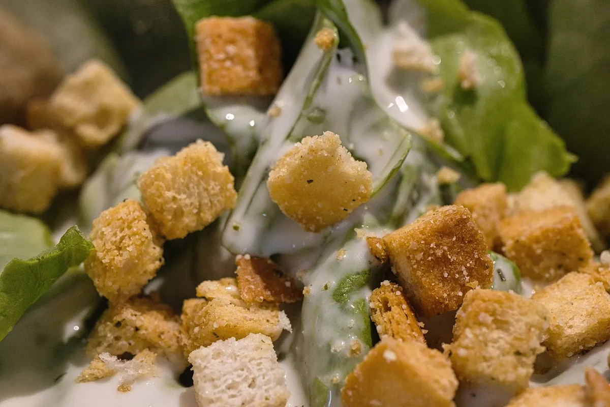salad, croutons, vegetables, lettuce, dressing, salad dressing, food, dish, healthy, croutons, croutons, croutons, croutons, croutons, salad dressing