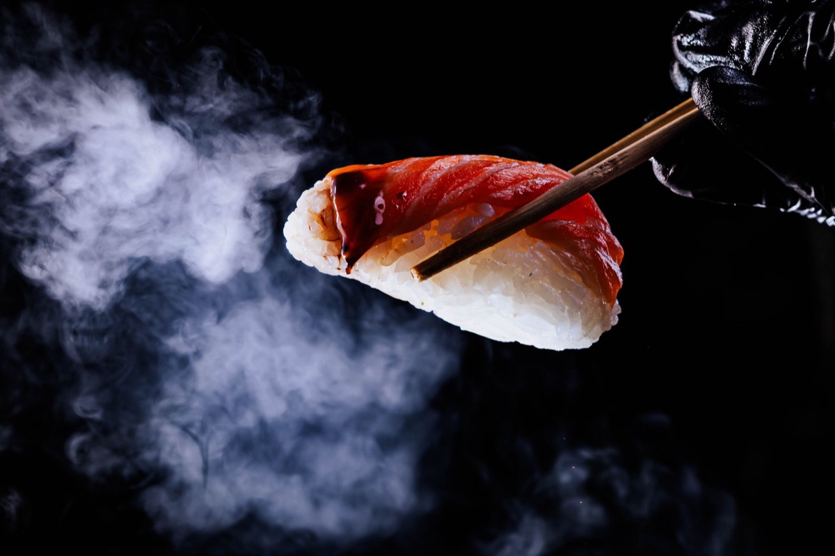 Nigiri de saumon et de thon frais